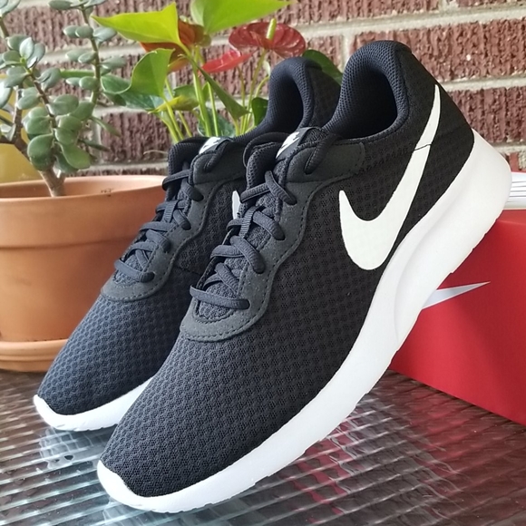 Nike Tangun Running Shoe Black / White Womens 10 - Picture 9 of 9